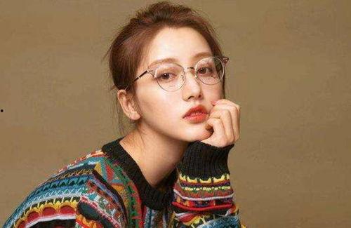 娱乐吃瓜女经纪人